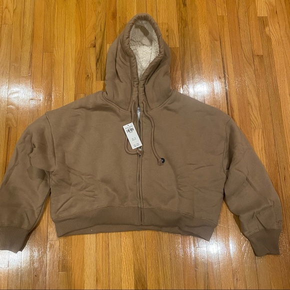 Hollister Tops - Hollister women’s Sherpa lined hoodie M